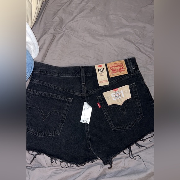 NWT levis denim shorts - Picture 2 of 2